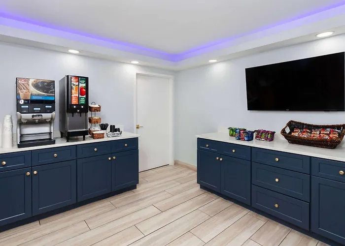 Super 8 By Wyndham Baltimore Northwest