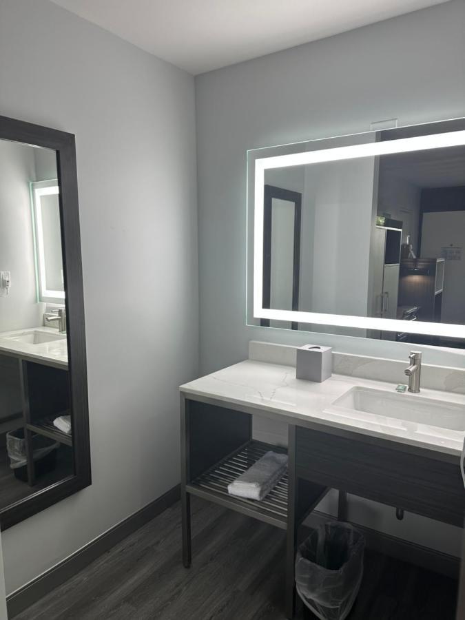 Hotel Super 8 By Wyndham Baltimore Northwest