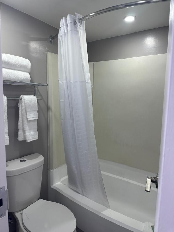Super 8 By Wyndham Baltimore Northwest *