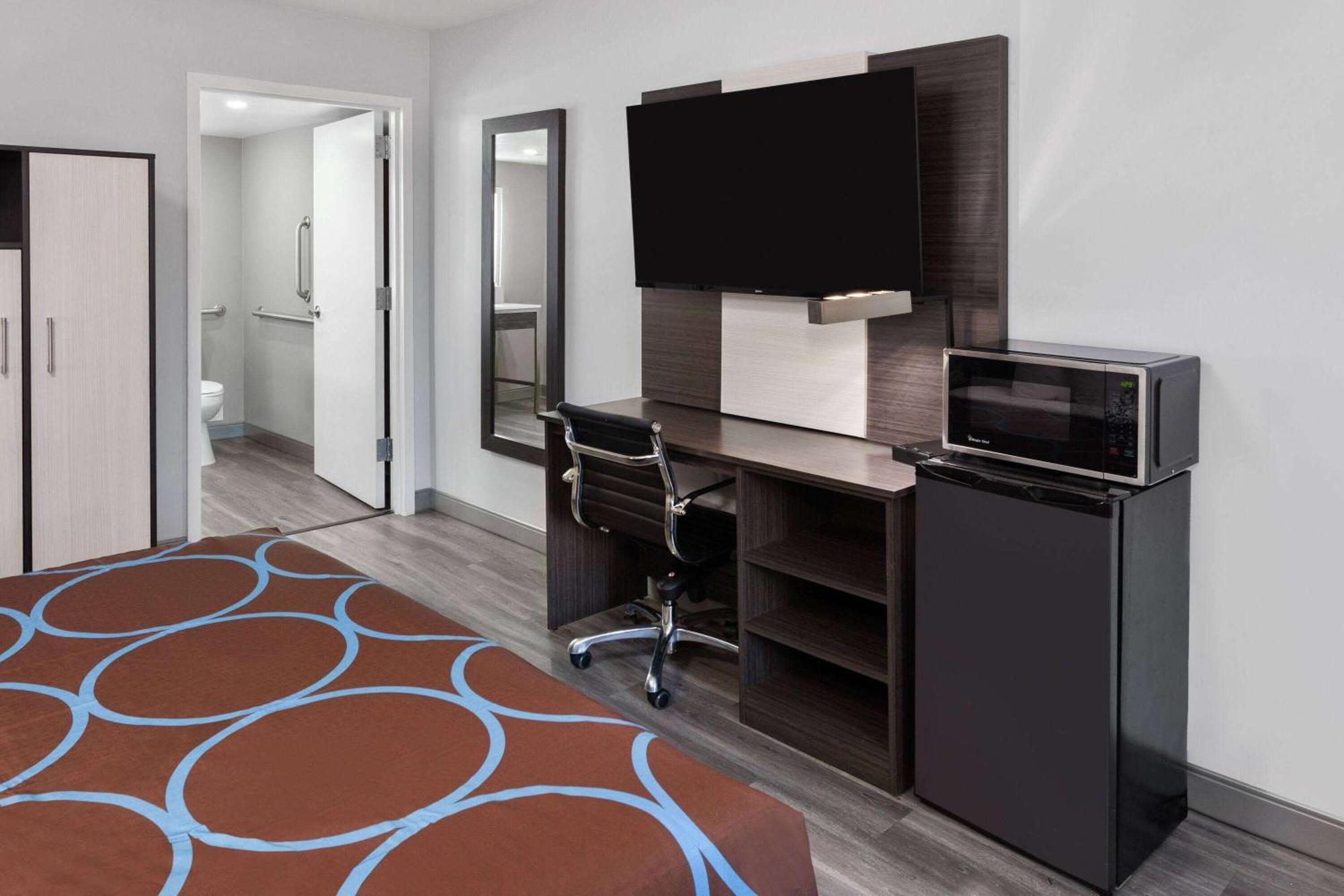 Hotel Super 8 By Wyndham Baltimore Northwest