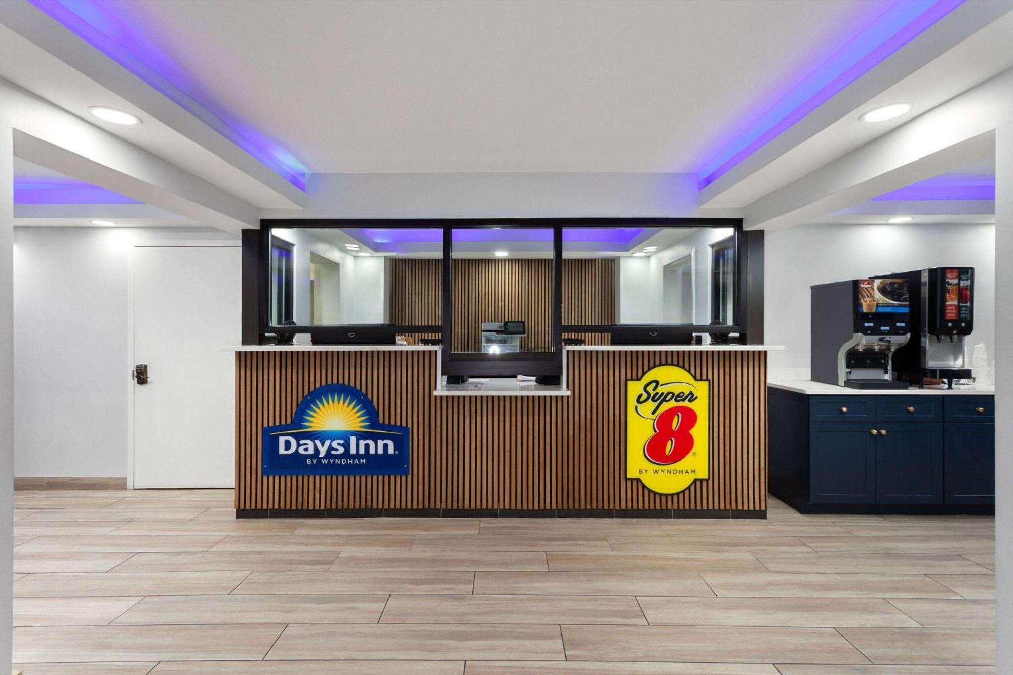 Hotel Super 8 By Wyndham Baltimore Northwest Windsor Mill