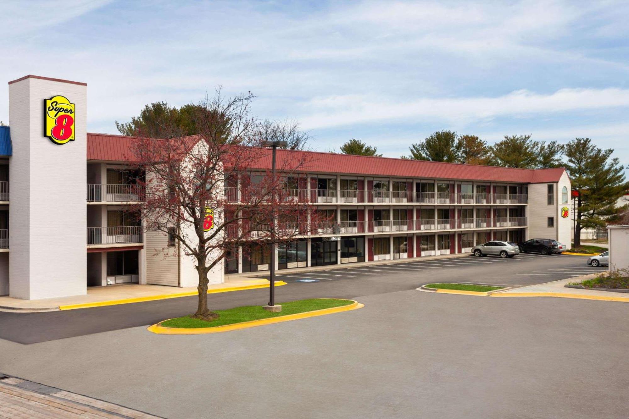 Super 8 By Wyndham Baltimore Northwest Hotel