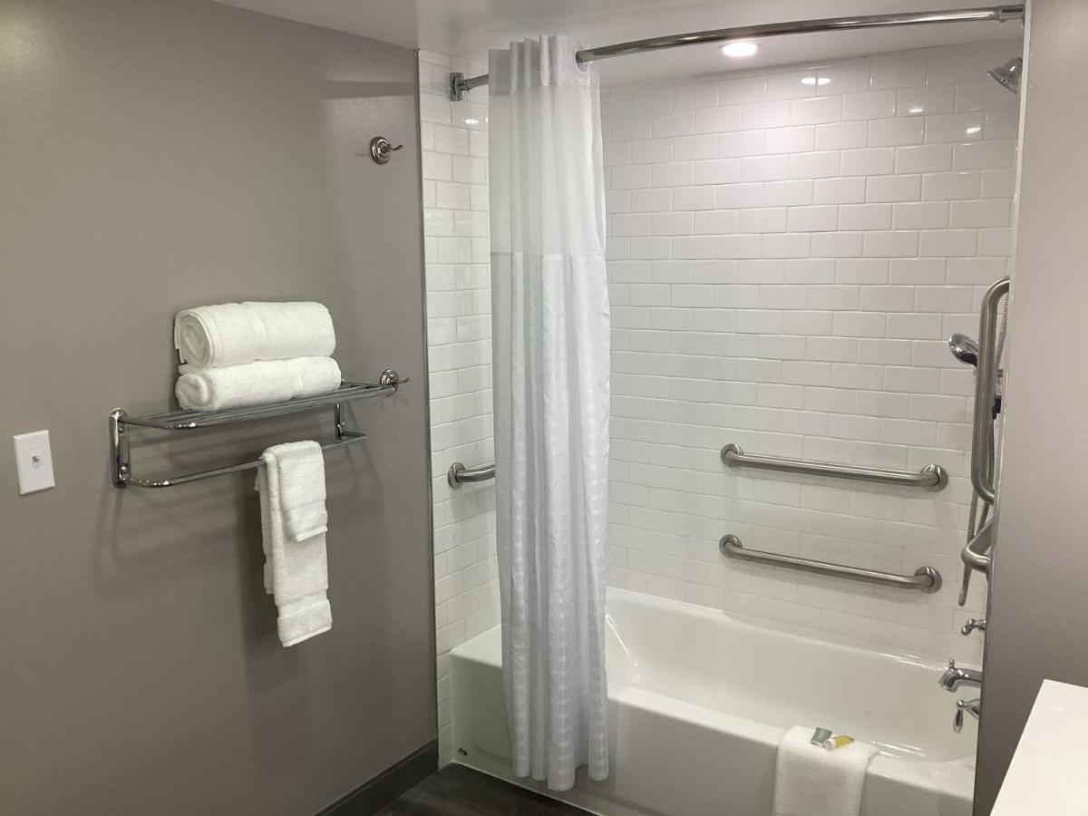 Super 8 By Wyndham Baltimore Northwest Hotel Windsor Mill